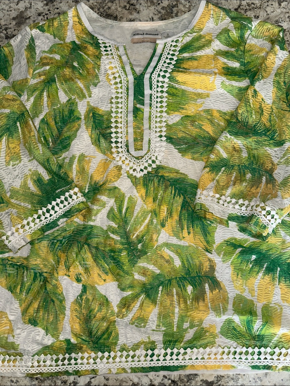 Alfred Dunner Woman Tunic with Intricate Lace Details size 1X